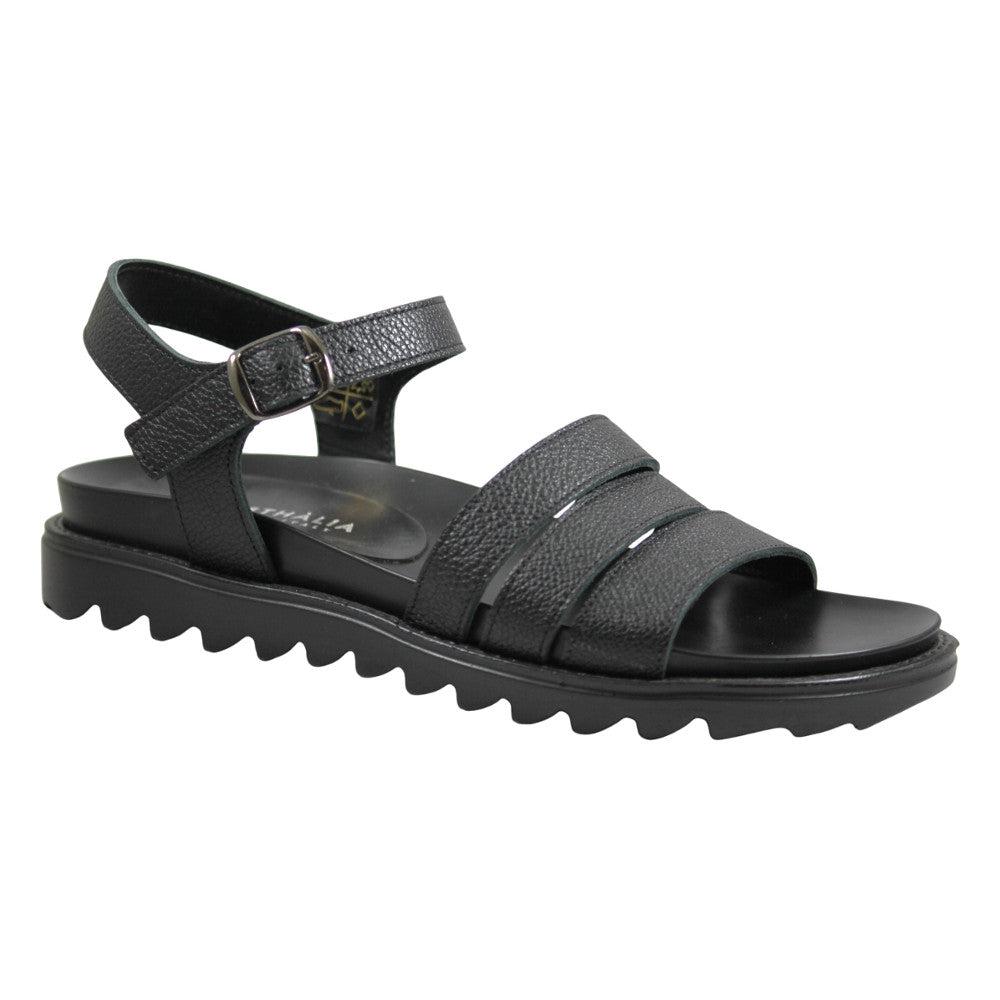 Sandali donna ragnetto con zeppa in pelle nera martellata, vista frontale – Made in Italy Cristhàlia