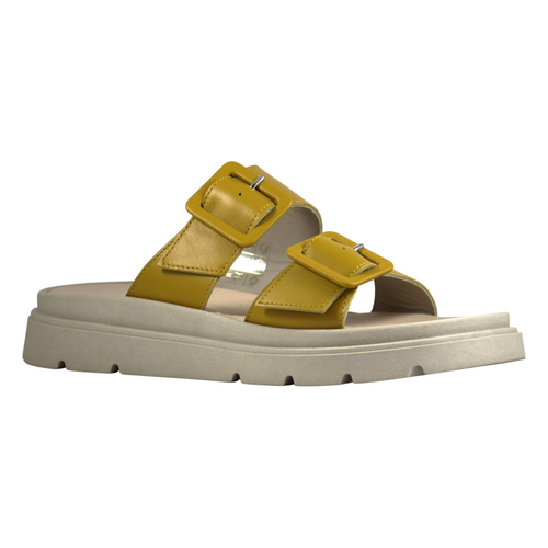 Vista tre quarti ciabatta slider donna doppia fascia pelle giallo senape fibbia quadrata oversize suola chunky bianco – Cristhàlia