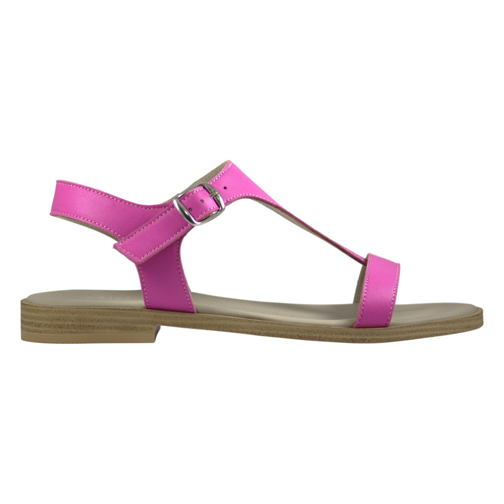Sandalo artigianale donna in pelle fuxia con cinturino a T – vista laterale – Cristhàlia Made in Italy