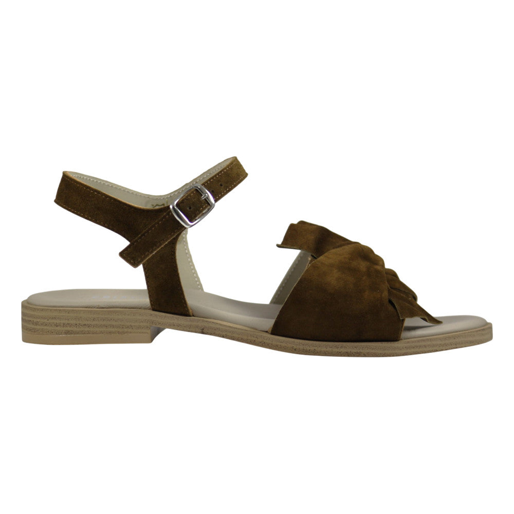 Sandalo flat donna in camoscio tabacco con nodo – vista laterale – Cristhàlia