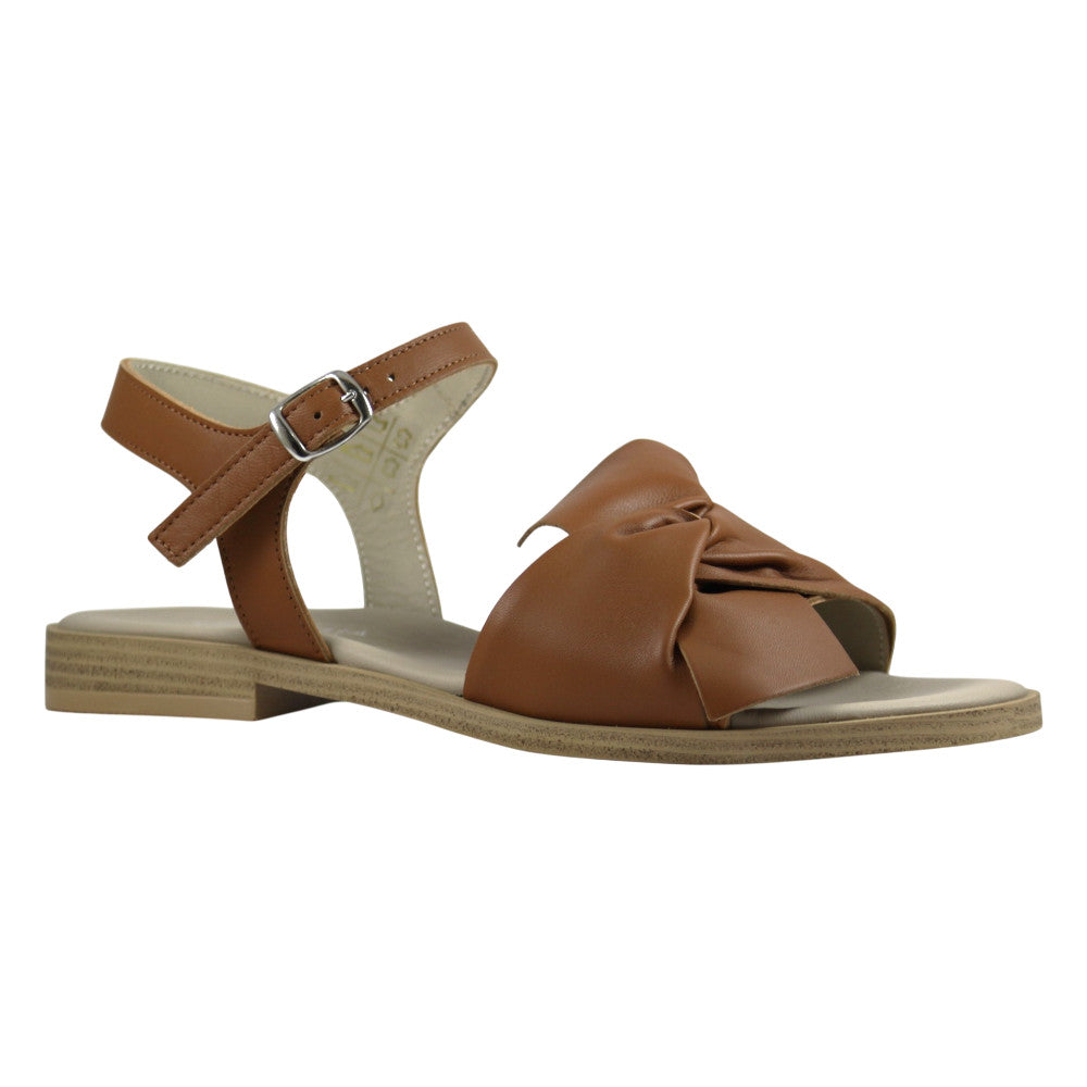 Sandalo flat donna in pelle cuoio con nodo – vista frontale – Cristhàlia